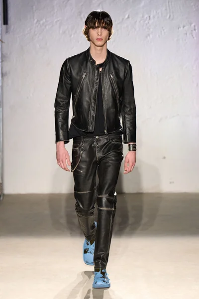 Look 7